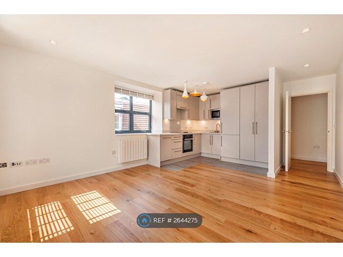 1 Bedroom Flat To Rent In West House, Haslemere, GU27