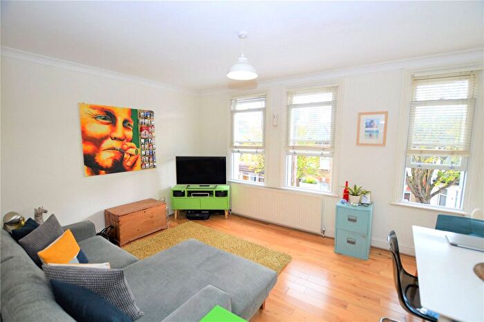 2 Bedroom Flat To Rent In Pleydell Avenue, London, SE19