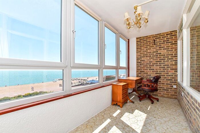 2 Bedroom Apartment For Sale In South Road, Hythe, Kent, CT21