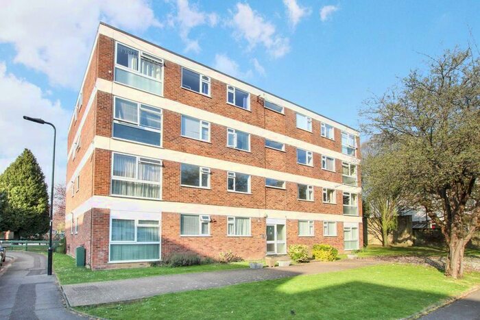 2 Bedroom Flat To Rent In Langham Gardens, London, W13