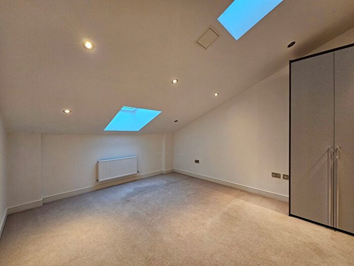 1 Bedroom Flat To Rent In Fraser Road, Perivale, Greenford, UB6
