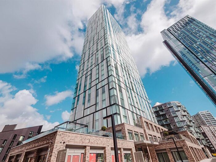 2 Bedroom Apartment To Rent In Bankside Boulevard, Salford, M3