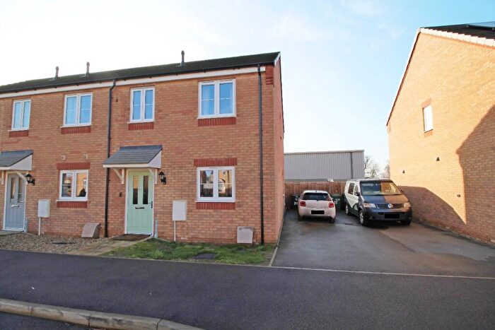 3 Bedroom End Of Terrace House For Sale In Harrier Way, Market Deeping, PE6