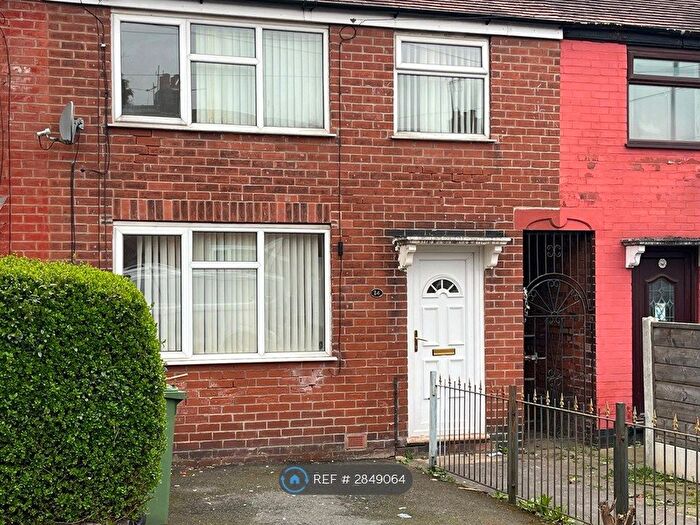 3 Bedroom Terraced House To Rent In Lyme Grove, Manchester, M43