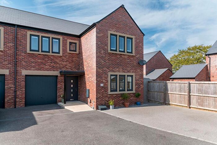 4 Bedroom Semi-Detached House For Sale In Reservoir View, Skelmanthorpe, HD8