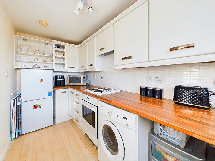 2 Bedroom Flat For Sale In Dockers Gardens, Ardrossan, KA22