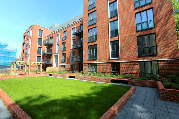 1 Bedroom Apartment To Rent In Guinevere House, Fellowes Rise, SO22