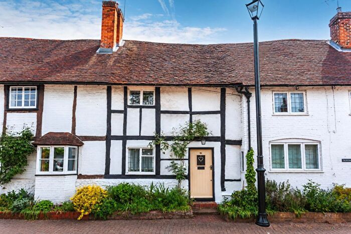 2 Bedroom Terraced House For Sale In High Street, Wargrave, Berkshire, RG10