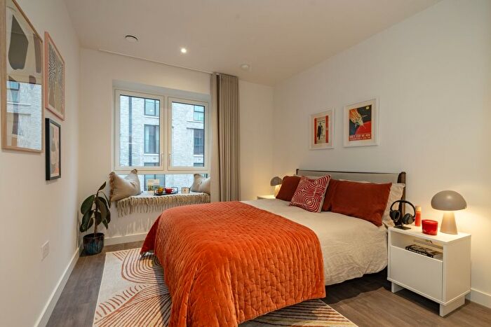 2 Bedroom Flat To Rent In The Maple, Aviator Drive, London, NW2