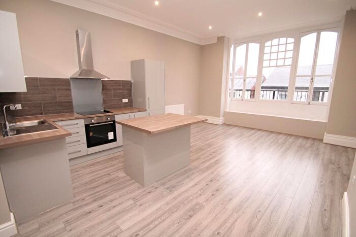 1 Bedroom Flat To Rent In Oldham Street, Hyde, SK14