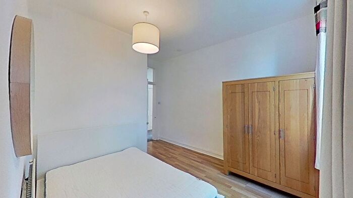 2 Bedroom Flat To Rent In Cheyne Street, Edinburgh, Midlothian, EH4