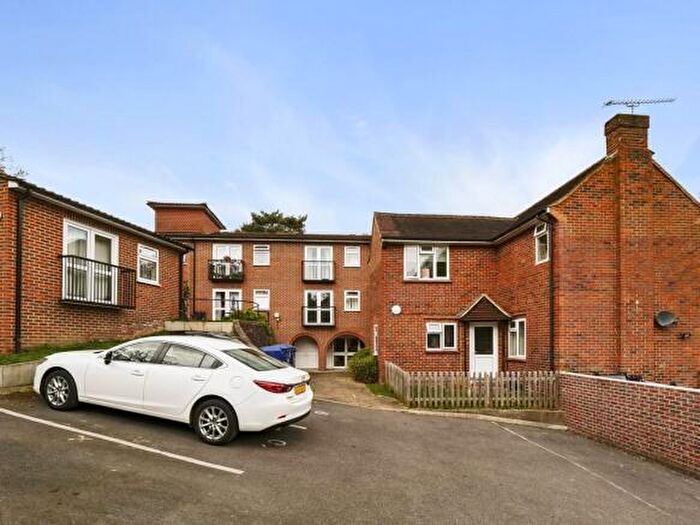 Studio To Rent In Woking, Surrey, GU22
