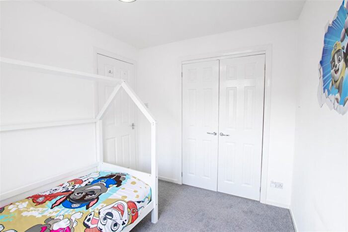 2 Bedroom End Of Terrace House To Rent In Laberge Gardens, New Stevenston, Motherwell, ML1