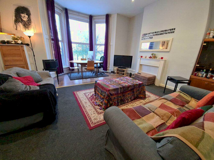 3 Bedroom House To Rent In Moorland Road, Leeds, LS6