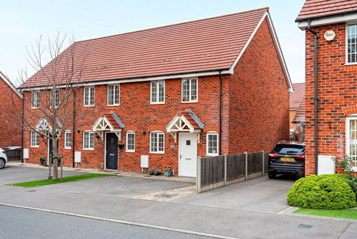 2 Bedroom End Of Terrace House For Sale In Daffodil Crescent, Forge Wood, RH10