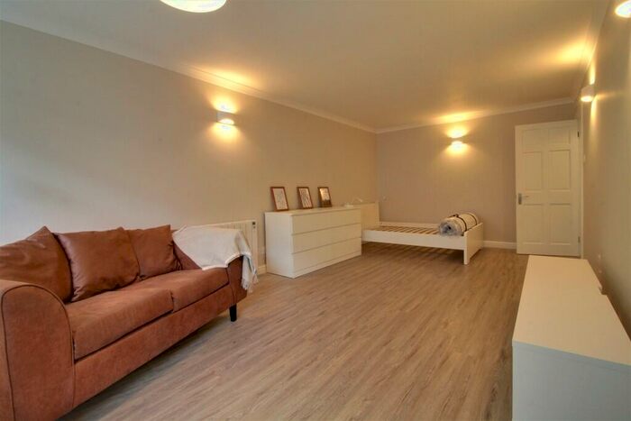 Studio To Rent In St Pauls Mews, St. Pauls Square, Birmingham, B3