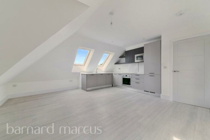 2 Bedroom Apartment To Rent In Hyde Road, South Croydon, CR2