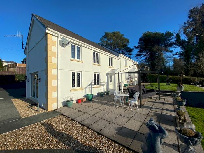 4 Bedroom Detached House For Sale In Pencomin- Isaf, Pont Nedd Fechan, Neath, SA11