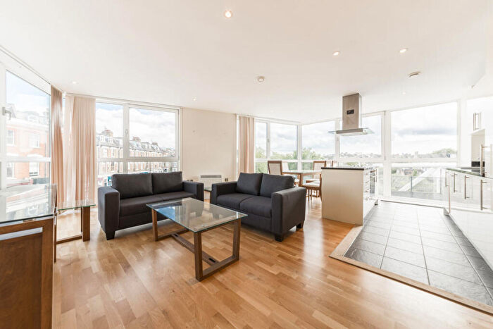 3 Bedroom Flat To Rent In Drayton Park, Drayton Park, N5