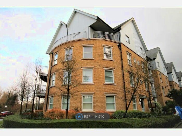 2 Bedroom Flat To Rent In St. Andrews Close, Canterbury, CT1