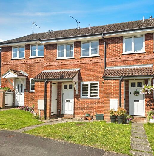 2 Bedroom House To Rent In Throgmorton Road, Yateley, GU46