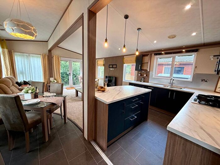 2 Bedroom Lodge For Sale In Ilfracombe, EX34