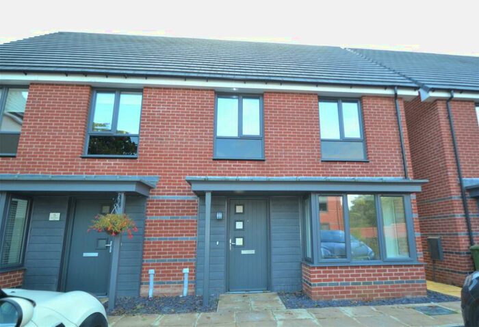 3 Bedroom Semi-Detached House To Rent In Little Colliers Field, Corby, NN18