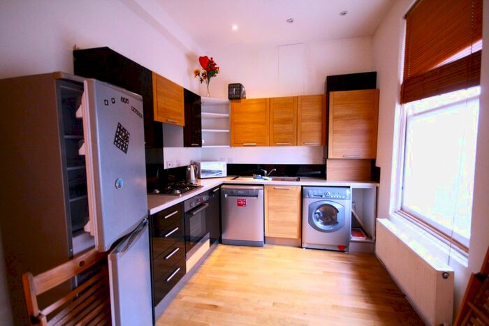 2 Bedroom Flat To Rent In Cardozo Road, London, N7