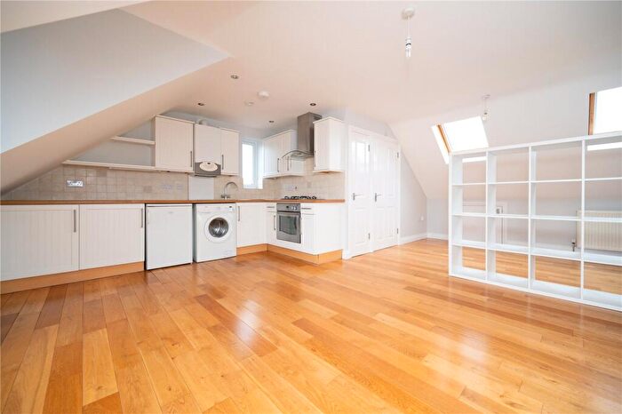 Studio To Rent In Beresford Road, St. Albans, Hertfordshire, AL1