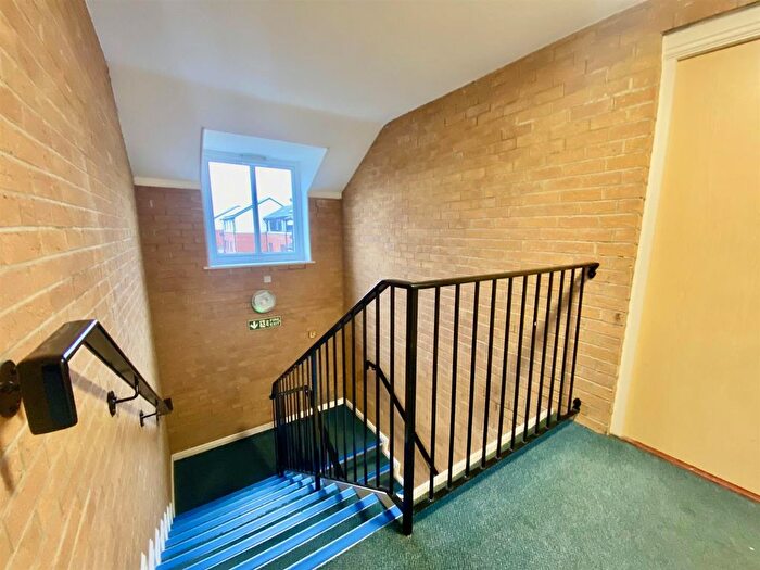2 Bedroom Flat For Sale In Mid Water Crescent, Hampton Vale, Peterborough, PE7