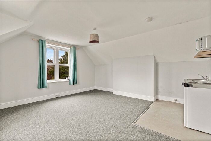 Studio To Rent In Cheriton Road, Folkestone, CT19