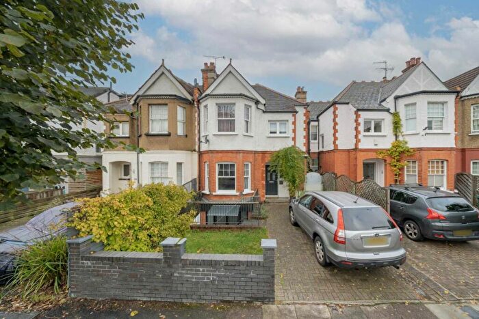 2 Bedroom Flat To Rent In Queens Avenue, Finchley, N3