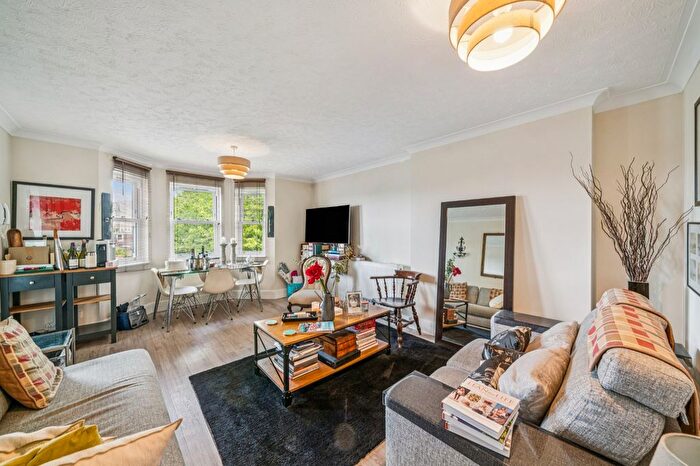 2 Bedroom Flat To Rent In East Hill, Tonsley Heights, SW18