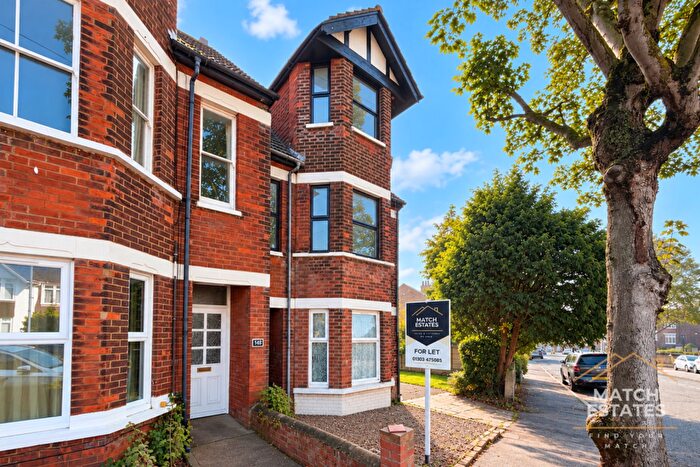 3 Bedroom Duplex To Rent In Canterbury Road, Folkestone, CT19