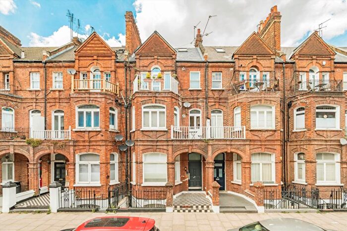 3 Bedroom Maisonette For Sale In Comeragh Road, West Kensington, W14