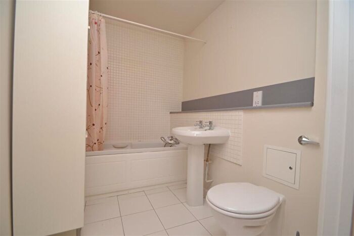 2 Bedroom Apartment To Rent In Aspect, Leeds, LS2