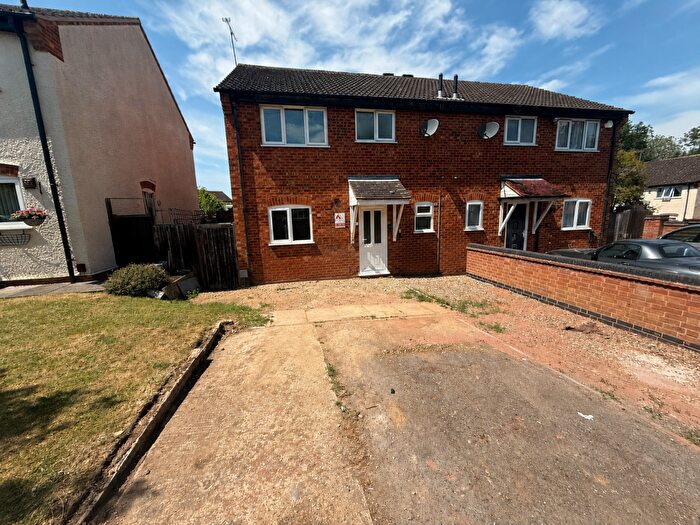 3 Bedroom Semi-Detached House For Sale In Malham Way, Oadby, LE2