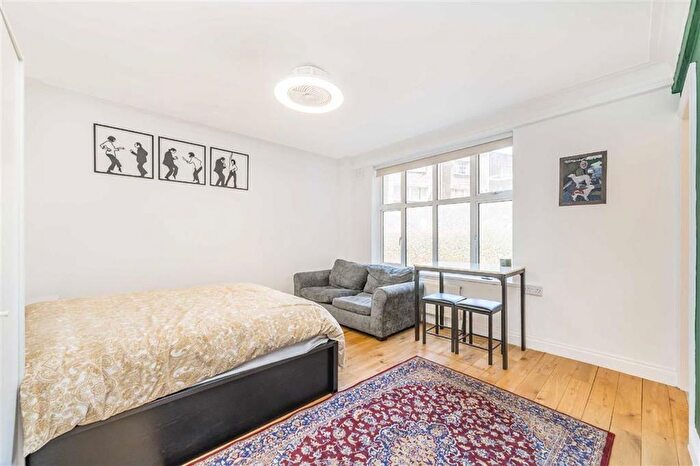 Studio For Sale In Edgware Road, Hyde Park, W2