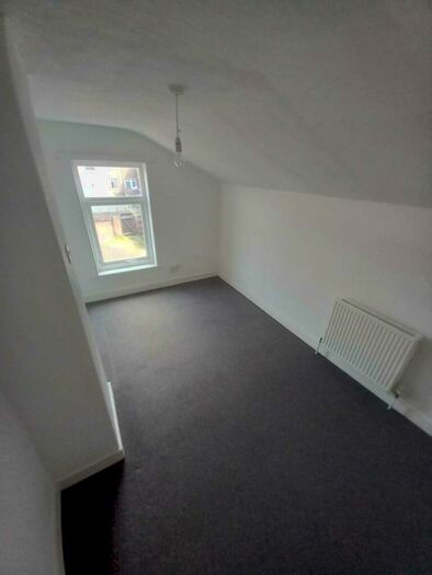 3 Bedroom Terraced House To Rent In Willingham Street, Grimsby, DN32