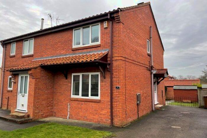 2 Bedroom Property To Rent In The Limes, York, YO62