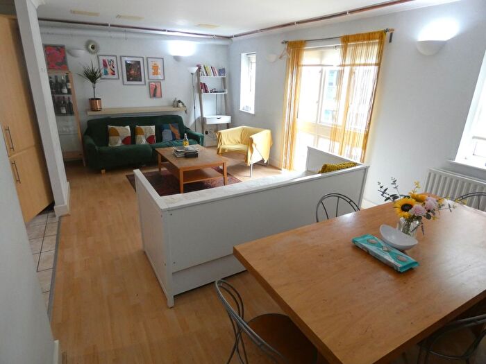 2 Bedroom Flat To Rent In Raven Row, London, E1