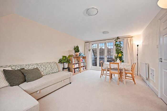 2 Bedroom Flat For Sale In Tudor Close, Belsize Park, NW3