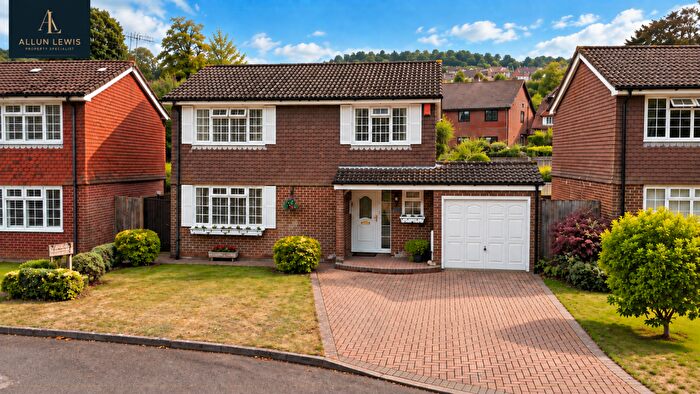 3 Bedroom Detached House For Sale In Dourside, River, Dover, CT17