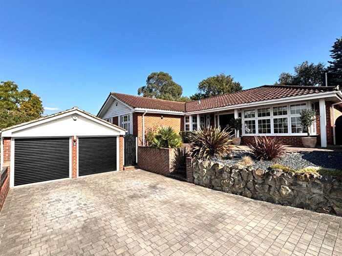 4 Bedroom Detached Bungalow For Sale In Abbotts Close, Rochester, ME1