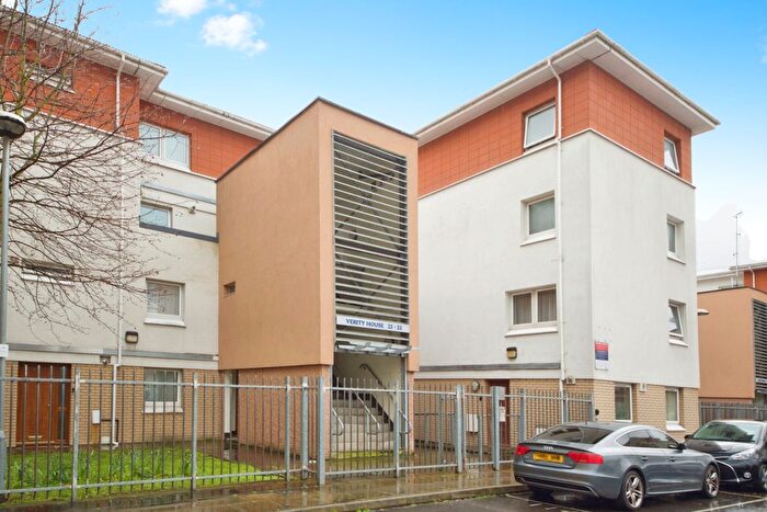 2 Bedroom Flat For Sale In Merchant Street, London, E3