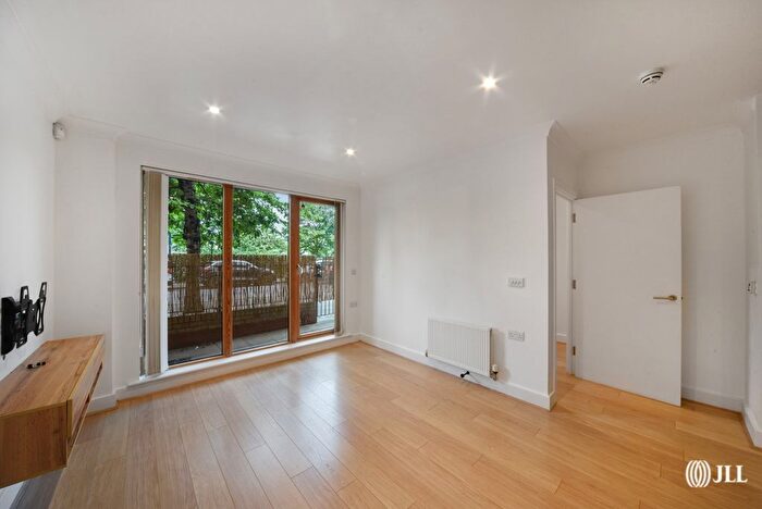 1 Bedroom Flat To Rent In Robsart Street, London, SW9