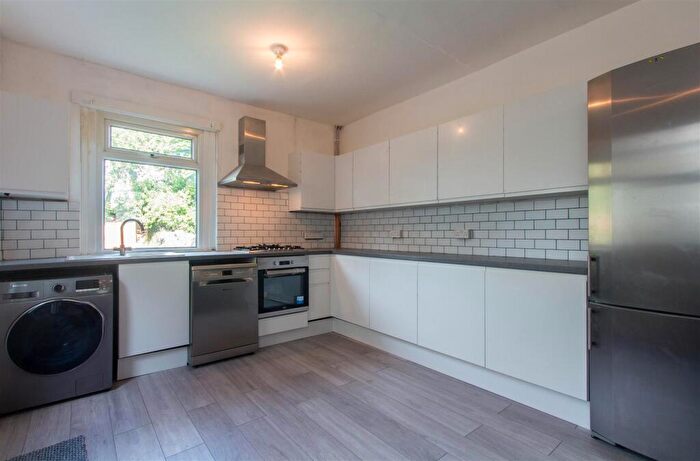 5 Bedroom Private Hall To Rent In Miskin Street, Cathays, CF24