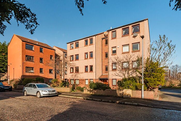 2 Bedroom Flat For Sale In / West Winnelstrae, Edinburgh, EH5