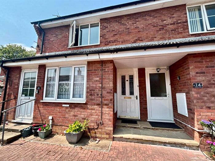 2 Bedroom Flat For Sale In Station Court, Hornsea, HU18