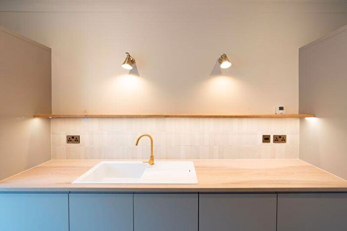 3 Bedroom End Of Terrace House For Sale In Essex Road, Southsea, PO4